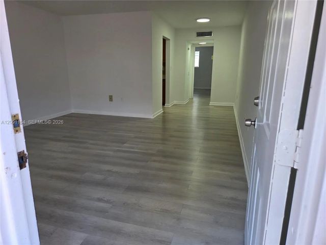 5 of 20 - 4655 Palm Avenue #222, Hialeah, FL