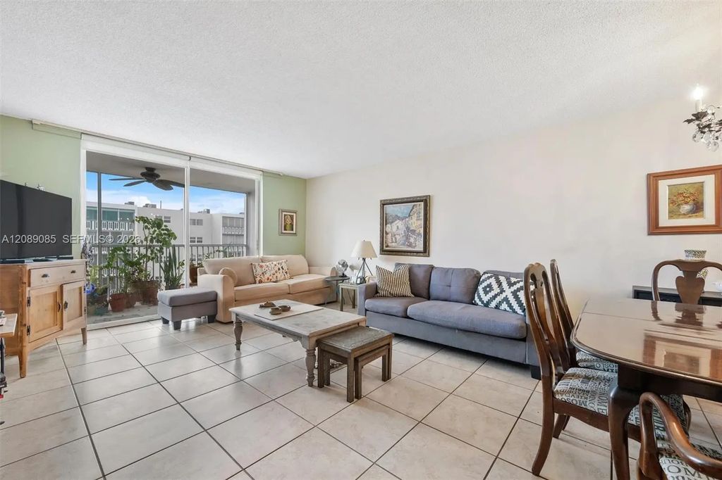 500 Ne 12th Avenue #601, Hallandale Beach