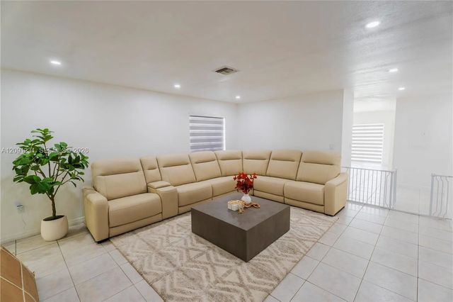 3 of 26 - 153 Nw 6th Street, Homestead, FL