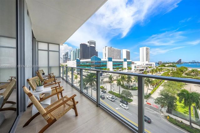 5 of 60 - 1400 Biscayne Boulevard #609, Miami, FL