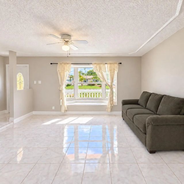 2 of 21 - 7842 Nw 1st Street, Margate, FL