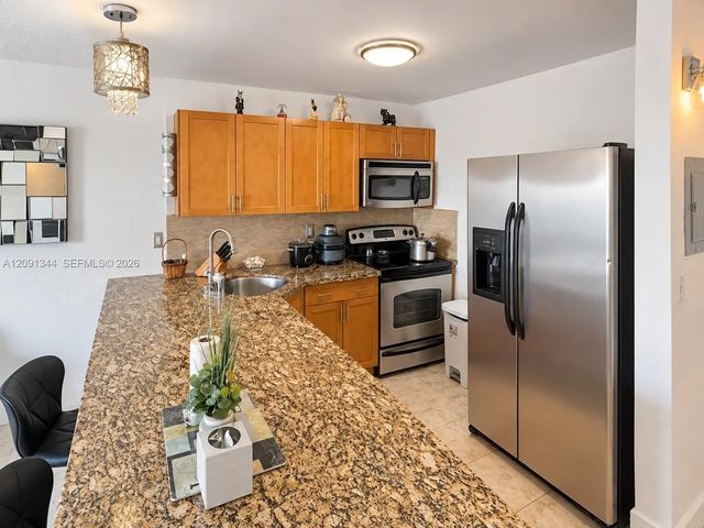 4 of 28 - 4550 Nw 9th Street #901e, Miami, FL