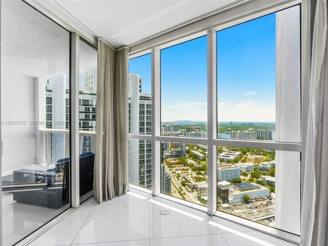 18201 Collins Avenue #5303, Sunny Isles Beach