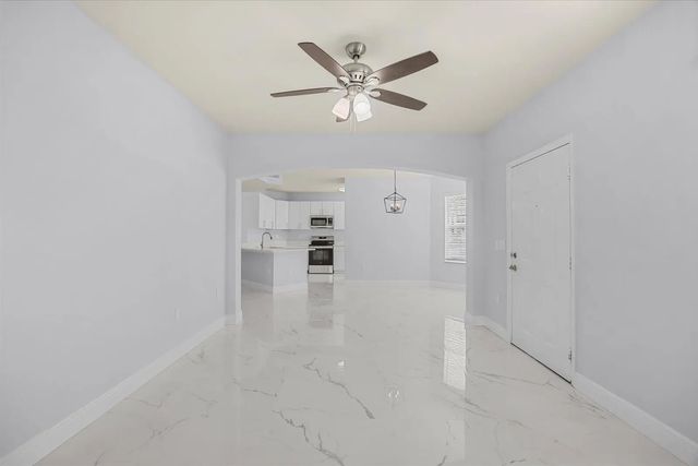 5 of 40 - 128 Sw Peacock Boulevard #15-101, Port St. Lucie, FL