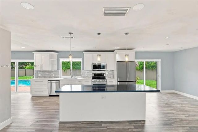 4 of 54 - 10120 Sw 128th Street, Miami, FL