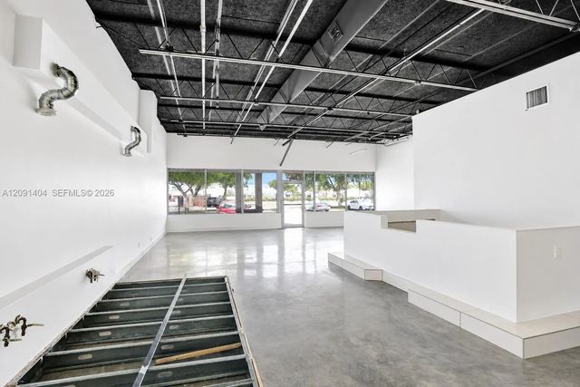 3 of 11 - 3944 Nw 19th Street, Lauderhill, FL