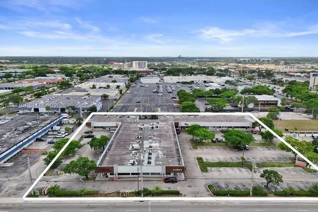 5 of 11 - 3944 Nw 19th Street, Lauderhill, FL
