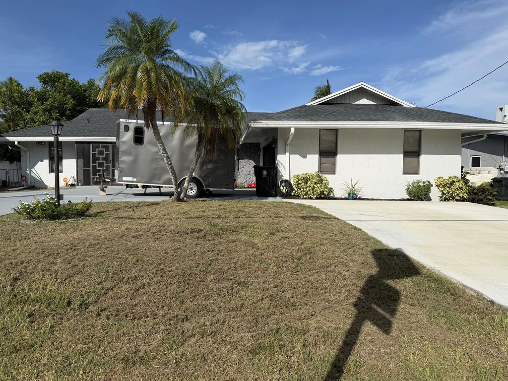 1219 Se Coral Reef Street, Port St. Lucie