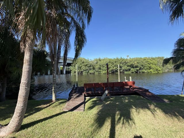 5 of 26 - 1219 Se Coral Reef Street, Port St. Lucie, FL
