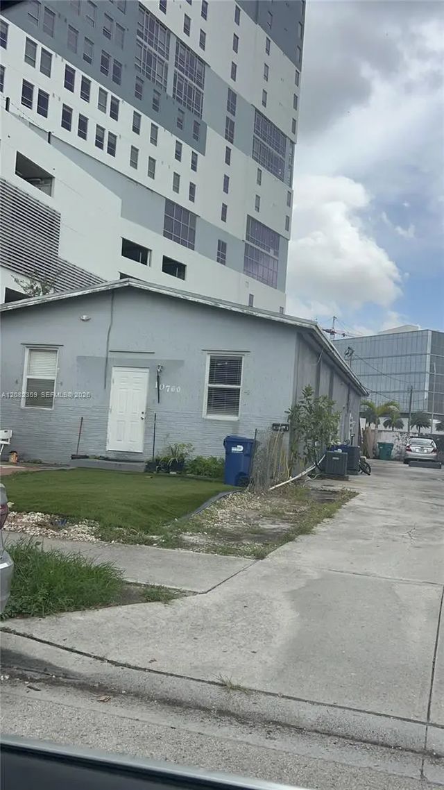 10760 Sw 7th Street, Sweetwater