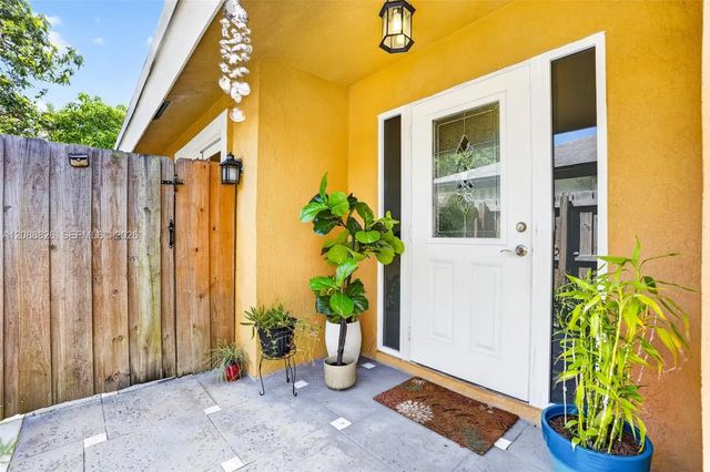 3 of 46 - 7424 Sw 14th Place, North Lauderdale, FL