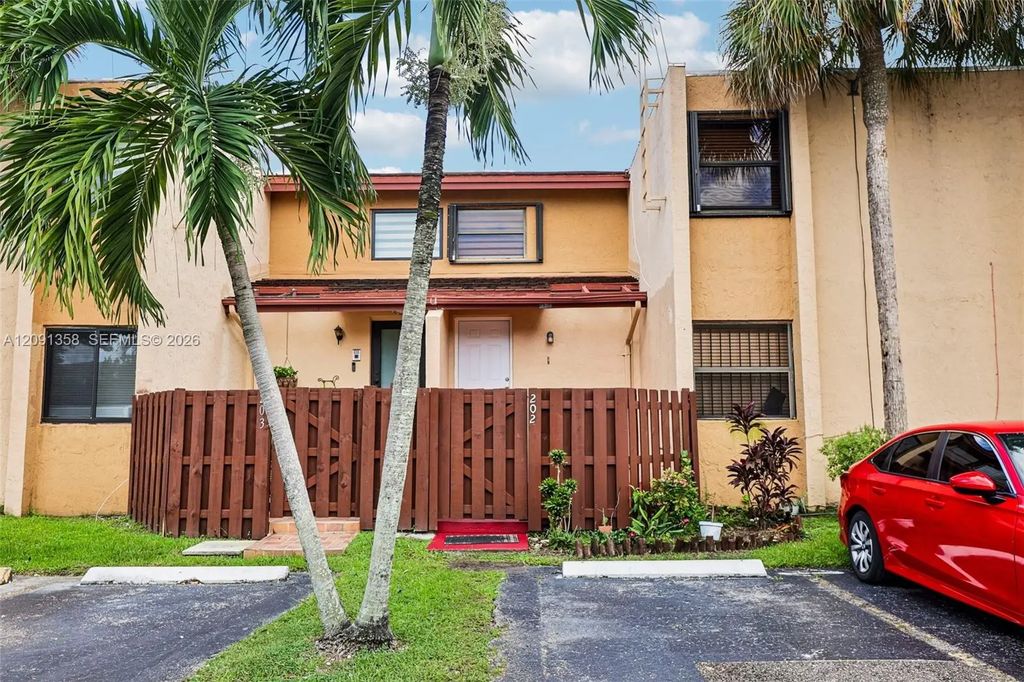 241 W Park Drive #5-202, Miami