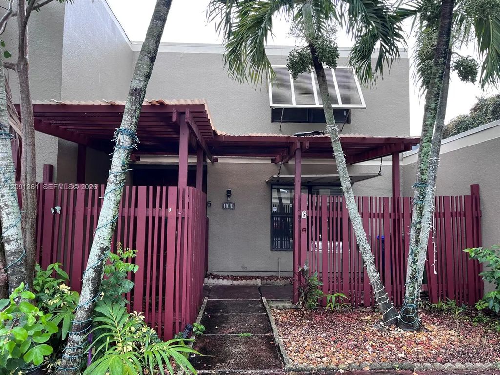 11010 Clubhouse Road, Pembroke Pines