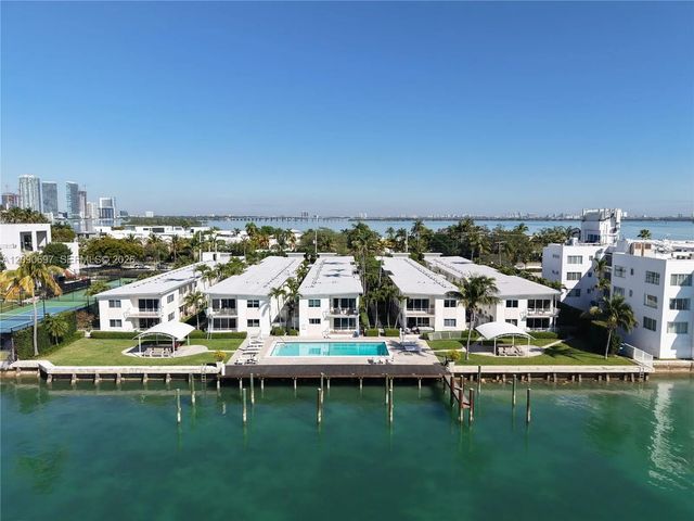 1130 Venetian Way #1d, Miami