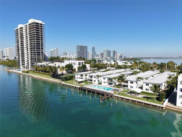 2 of 24 - 1130 Venetian Way #1d, Miami, FL