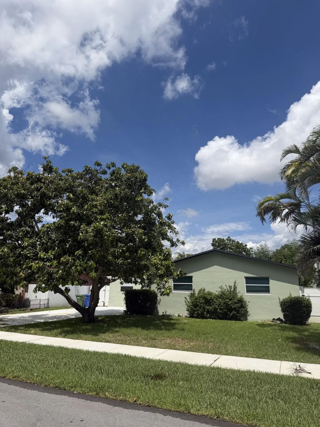 6741 Nw 8th Street, Margate