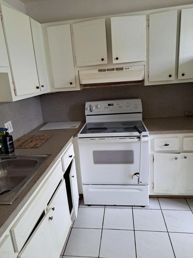 1280 Nw 43rd Terrace #108, Lauderhill