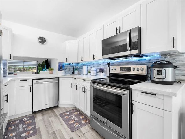 2 of 30 - 400 Nw 214th Street #203, Miami Gardens, FL