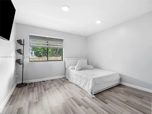 4 of 30 - 400 Nw 214th Street #203, Miami Gardens, FL
