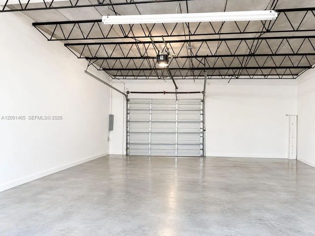 3 of 5 - 202 Nw 5th Avenue, Hallandale Beach, FL