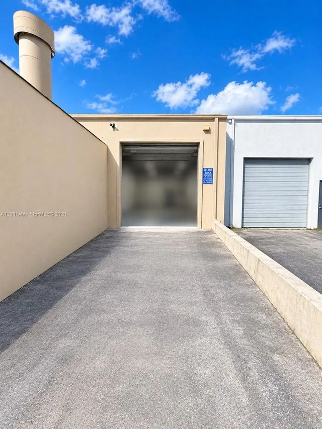 5 of 5 - 202 Nw 5th Avenue, Hallandale Beach, FL