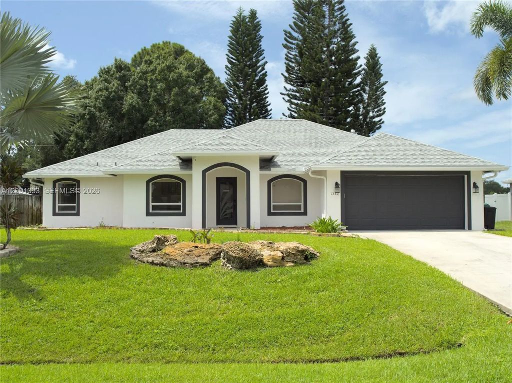 1882 Sw Alberca Lane, Port St. Lucie