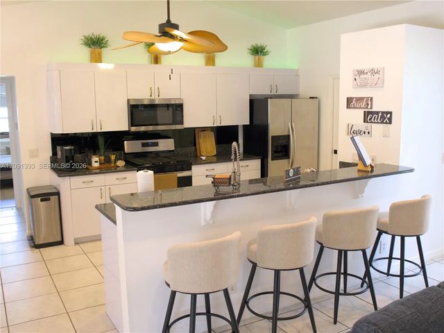 2 of 33 - 1882 Sw Alberca Lane, Port St. Lucie, FL