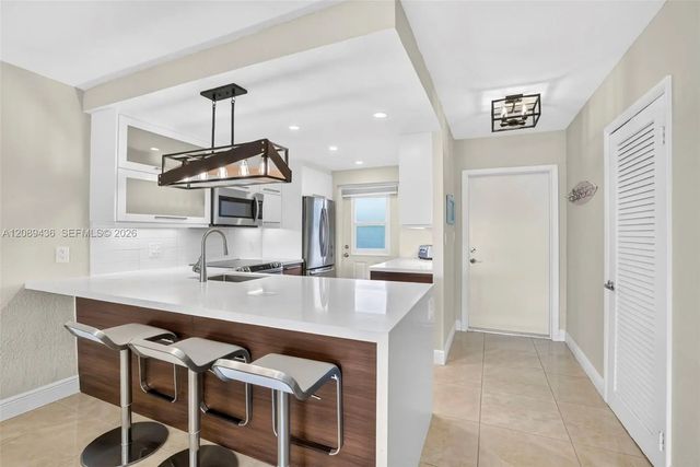 4 of 33 - 400 N Federal Highway #414, Deerfield Beach, FL