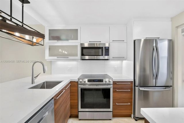 5 of 33 - 400 N Federal Highway #414, Deerfield Beach, FL