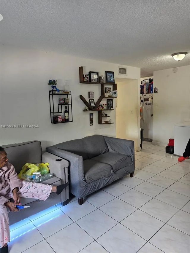 2 of 14 - 2565 W 56th Street #206, Hialeah, FL