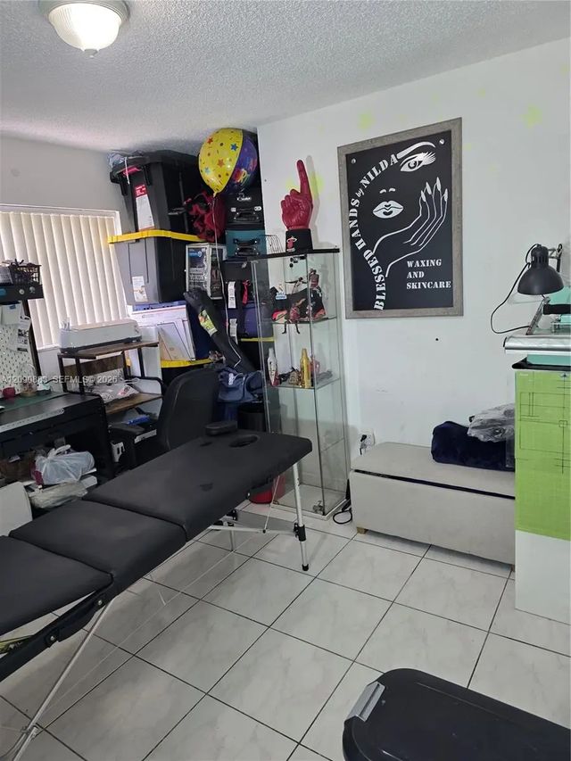 4 of 14 - 2565 W 56th Street #206, Hialeah, FL