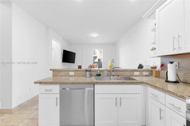 3 of 42 - 7475 Nw 116th Avenue, Doral, FL