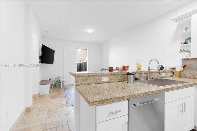 4 of 42 - 7475 Nw 116th Avenue, Doral, FL