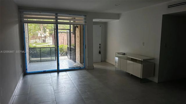5 of 24 - 740 Ne 199th Street #102g, Miami, FL