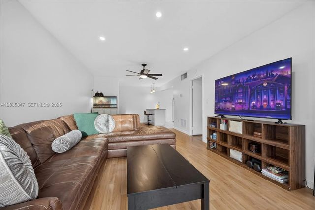 5767 Washington Street #f22, Hollywood