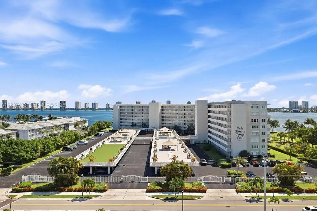 801 Lake Shore Drive #801, Lake Park