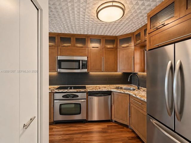 2 of 11 - 600 Ne 25th Street #63, Miami, FL