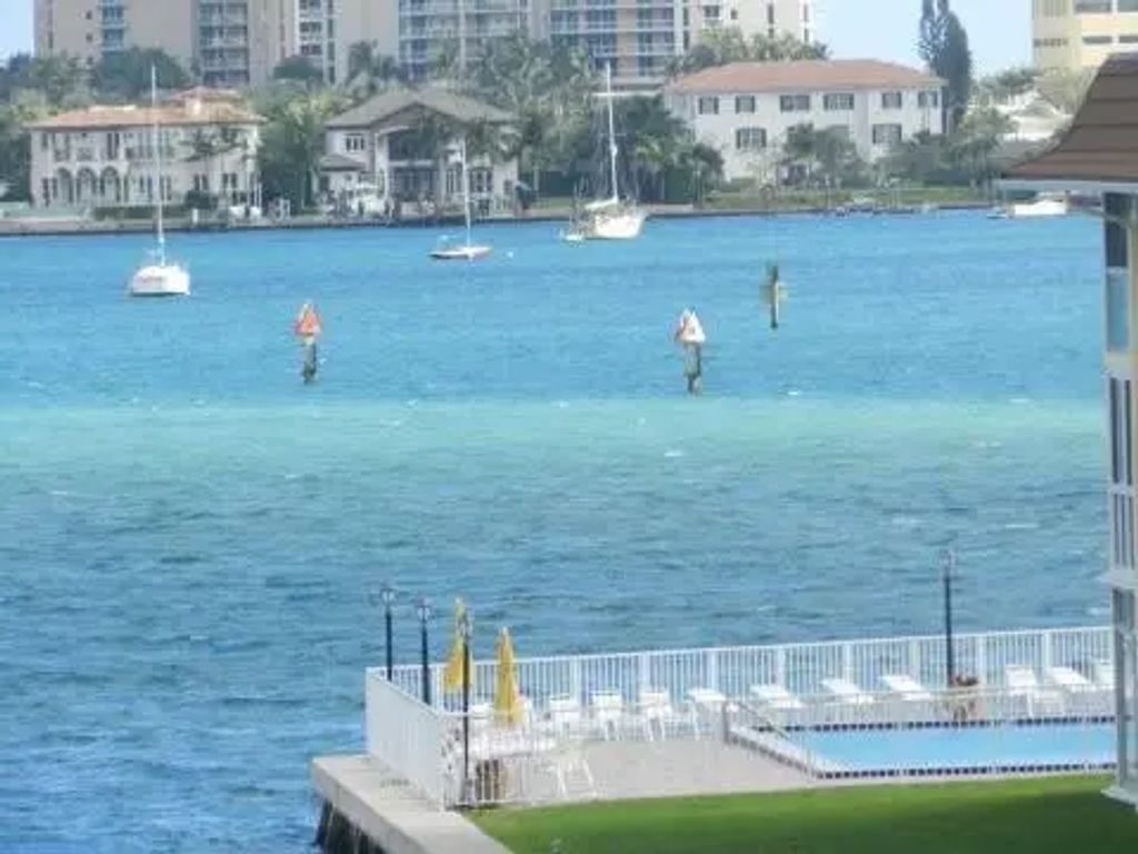 2936 Lake Shore Drive #309, Riviera Beach