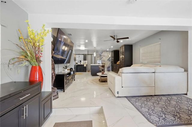 3 of 26 - 1170 Ne 135th Street, North Miami, FL