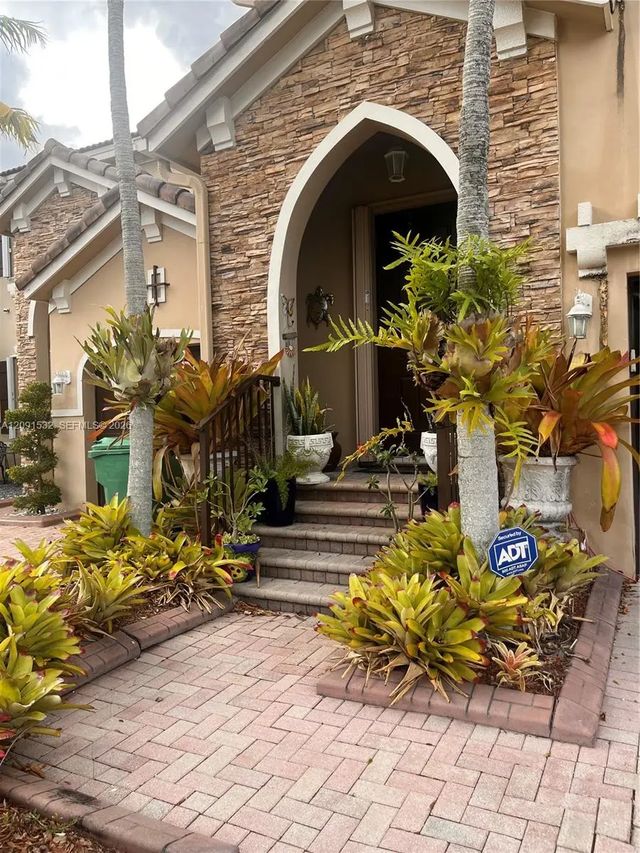 4 of 77 - 15257 Sw 8th Way, Miami, FL