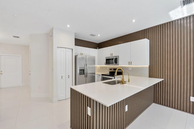 4 of 70 - 20383 Nw 5th Court, Miami Gardens, FL