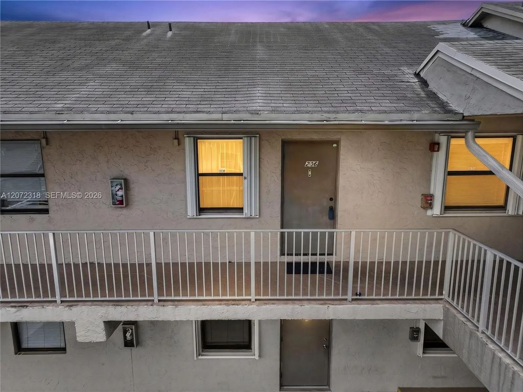 7670 Sw 152nd Avenue #206, Miami