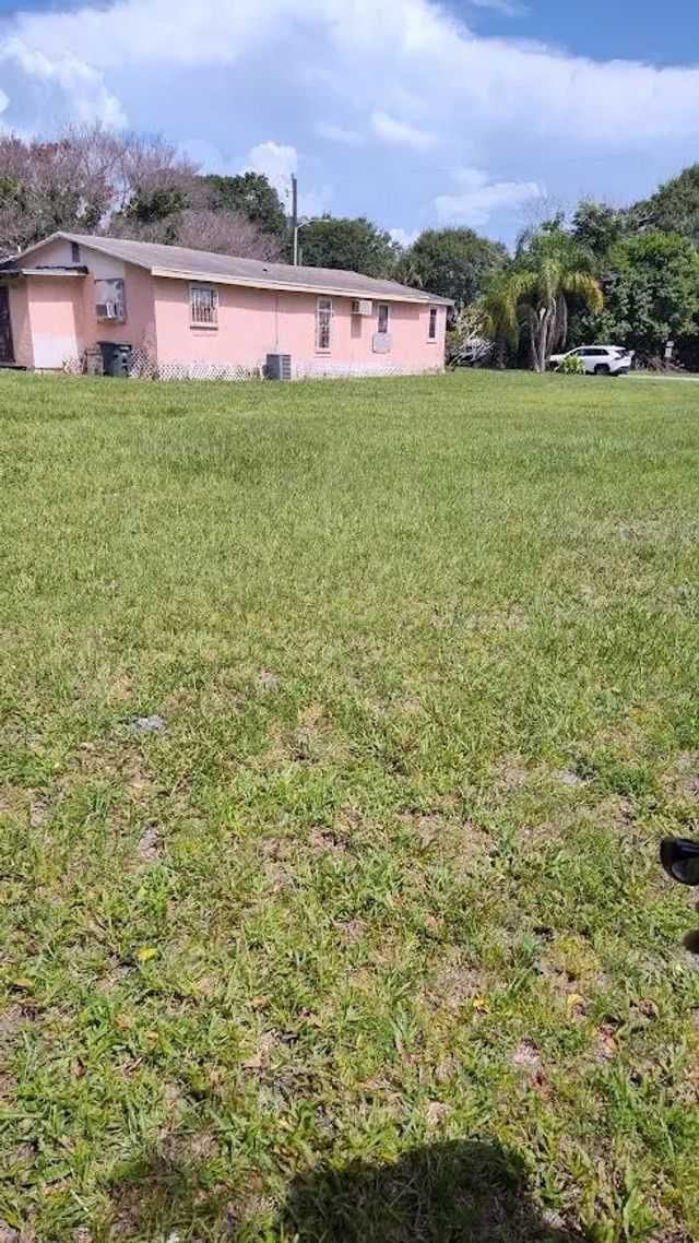 3 of 6 - 1203 Avenue G, Fort Pierce, FL