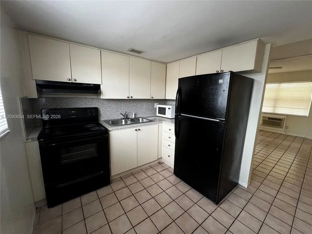 5 of 11 - 13 Ne 2nd Avenue #104, Dania Beach, FL
