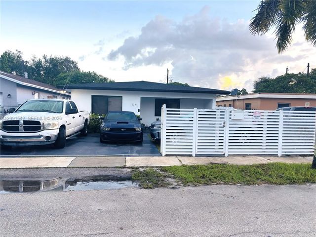 2 of 2 - 2221 Charleston Street, Hollywood, FL