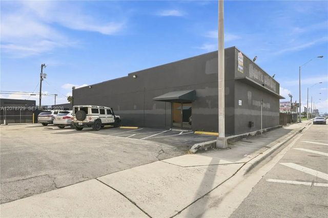 2 of 40 - 2760 Nw 36th Street, Miami, FL