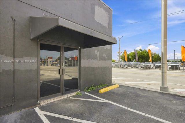3 of 40 - 2760 Nw 36th Street, Miami, FL