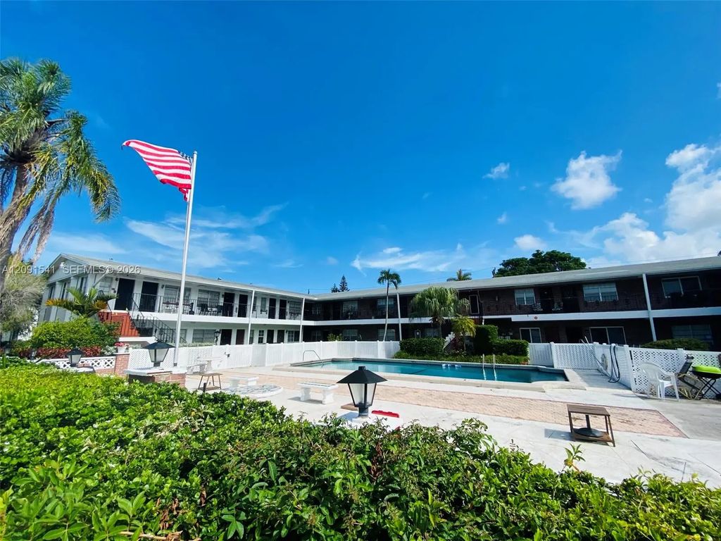 1100 Atlantic Shores Boulevard #309, Hallandale Beach