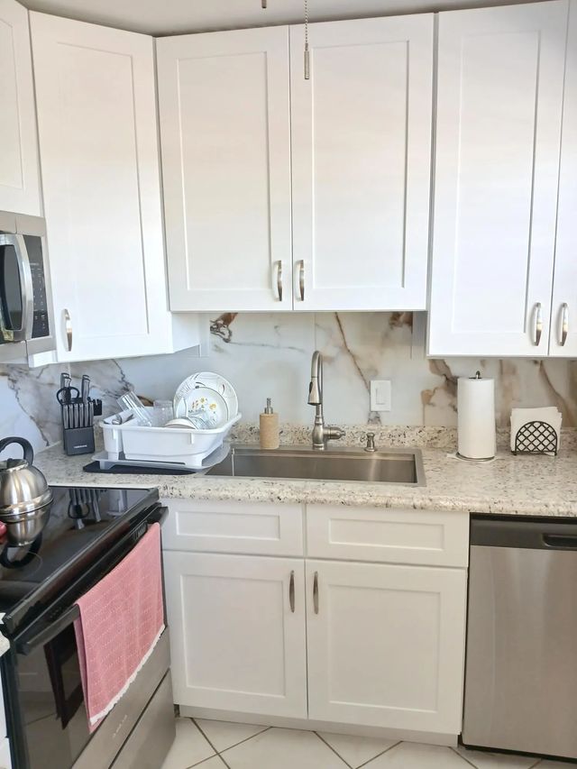 2 of 22 - 133 Somerset G, West Palm Beach, FL