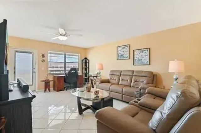 5 of 22 - 133 Somerset G, West Palm Beach, FL